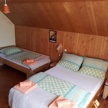 Apartma Pod Rozco Apartment