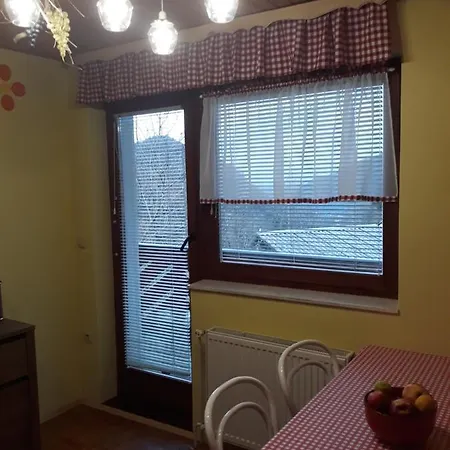 Apartma Pod Rozco Jesenice